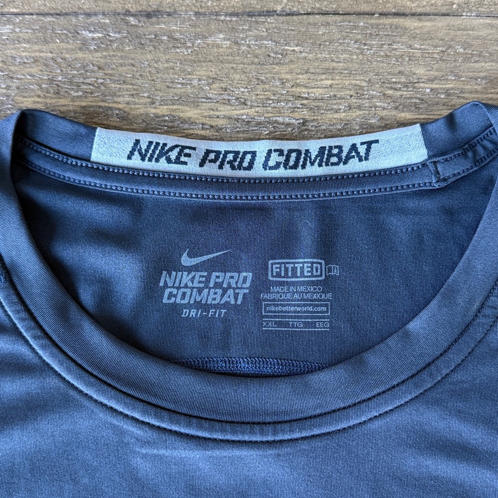 Nike Pro Combat Performance Tee - Picture 2 of 5